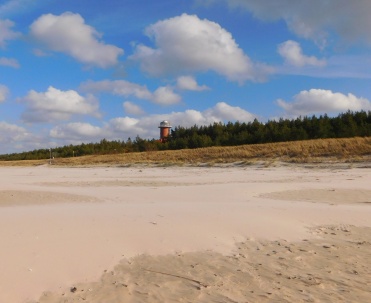 Plaża w Dębkach &ndash; wyjątkowa przestrzeń nad Bałtykiem
